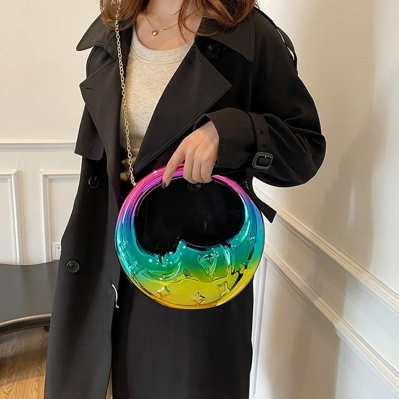 Luxury Bags Sell - Sommerliche, hochwertige PVC Metallic-Glanz Halbmond-Bankett-Umhängetasche –