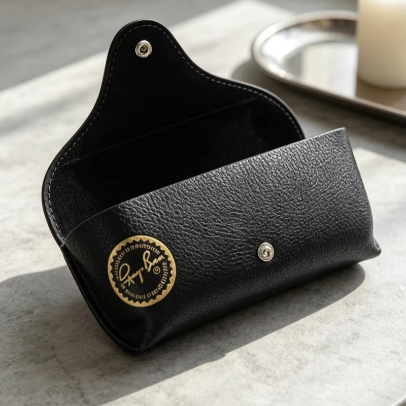 Luxury Bags Coach - Ray-Ban Sonnenbrillenetui aus Leder, tragbare Schnapptasche,