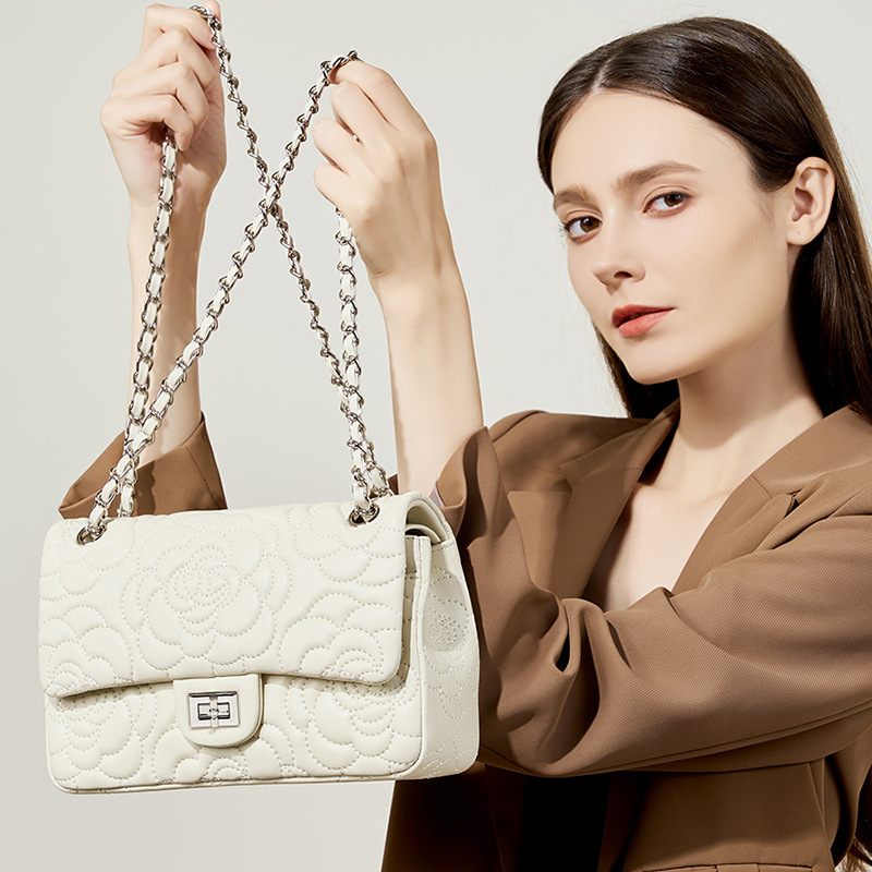 Top Grain Highland Lammfell Um – Luxury Quilted Bags Bewertung und Preis